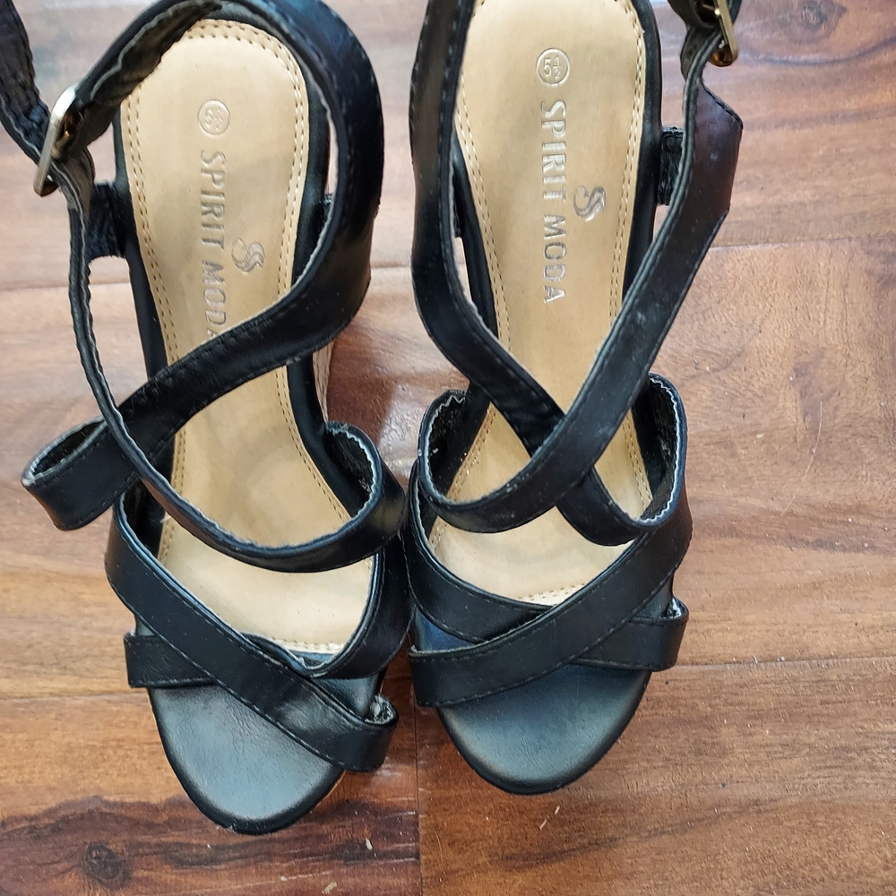 Spirit Moda Black Women's Sandals